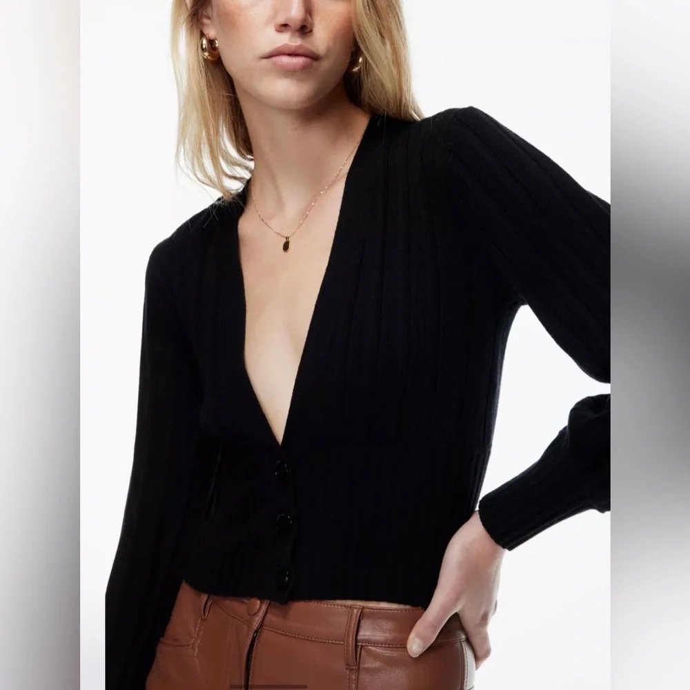 Aritzia Plunge Front sweater xs - Picture 2 of 4